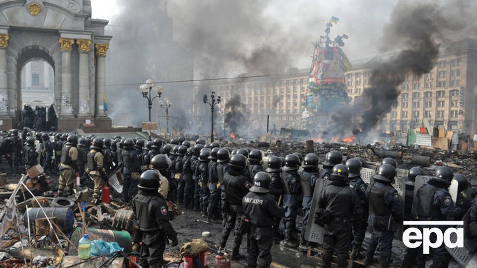Ряд правоохранителей, подозреваемых в причастности к преступлениям против протестующих, сохранили работу