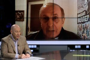 За словами Веллера, якби він голосував на виборах президента Росії, то зробив би все можливе, "щоб хоч на мікрон наблизити до цього поста" Навального