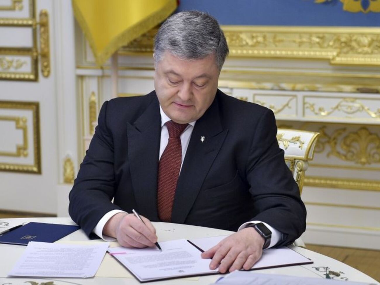 Порошенко: Ведущая роль в отражении агрессии ложится на плечи Вооруженных сил Украины