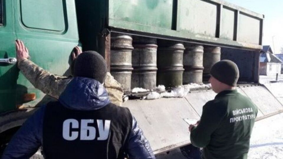 Военные продавали горючее фермерам