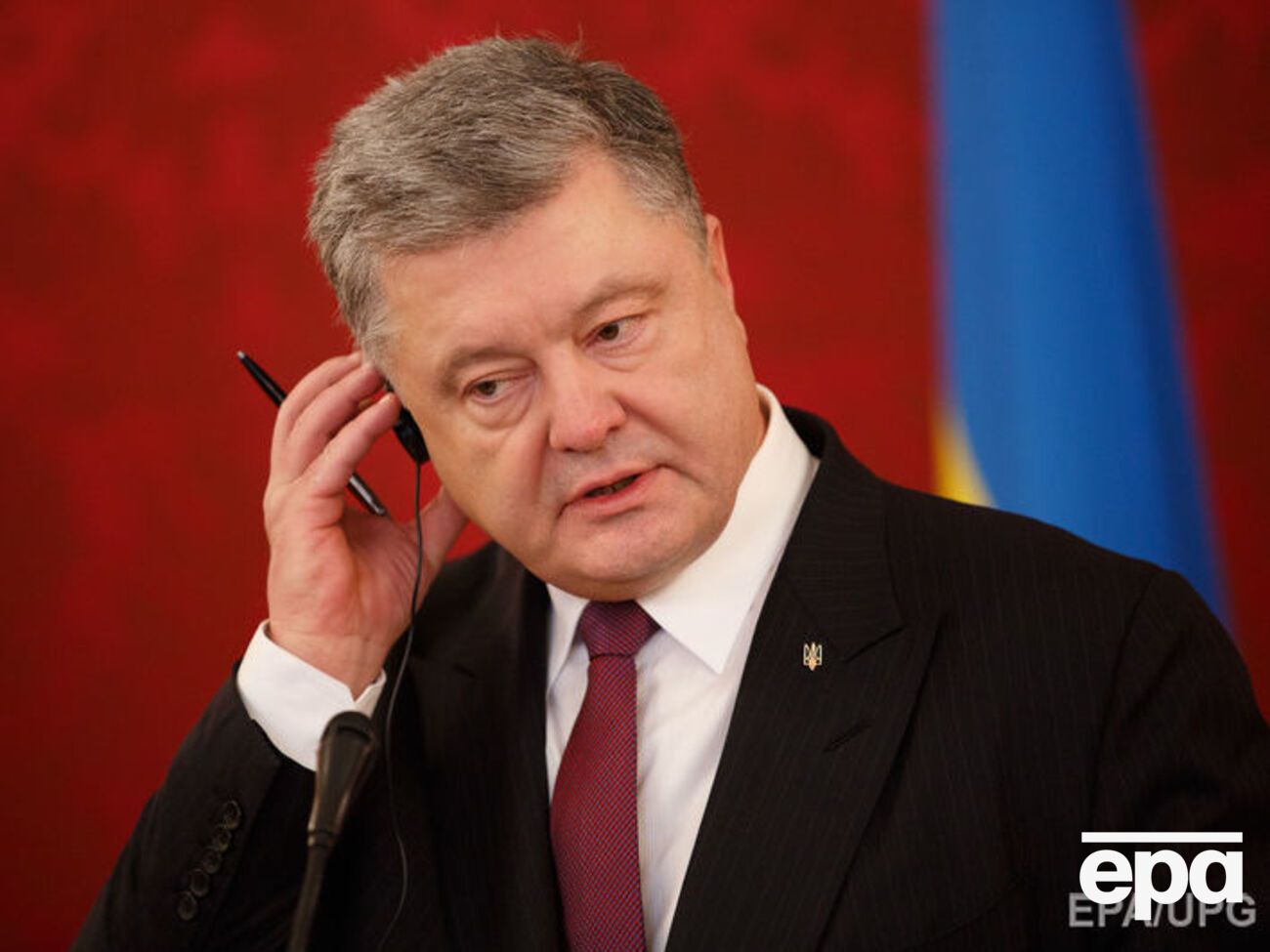 Порошенко будет свидетельствовать по делу Януковича в 14.00