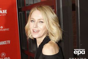 Уоттс "развела" Энистон и Теру – СМИ