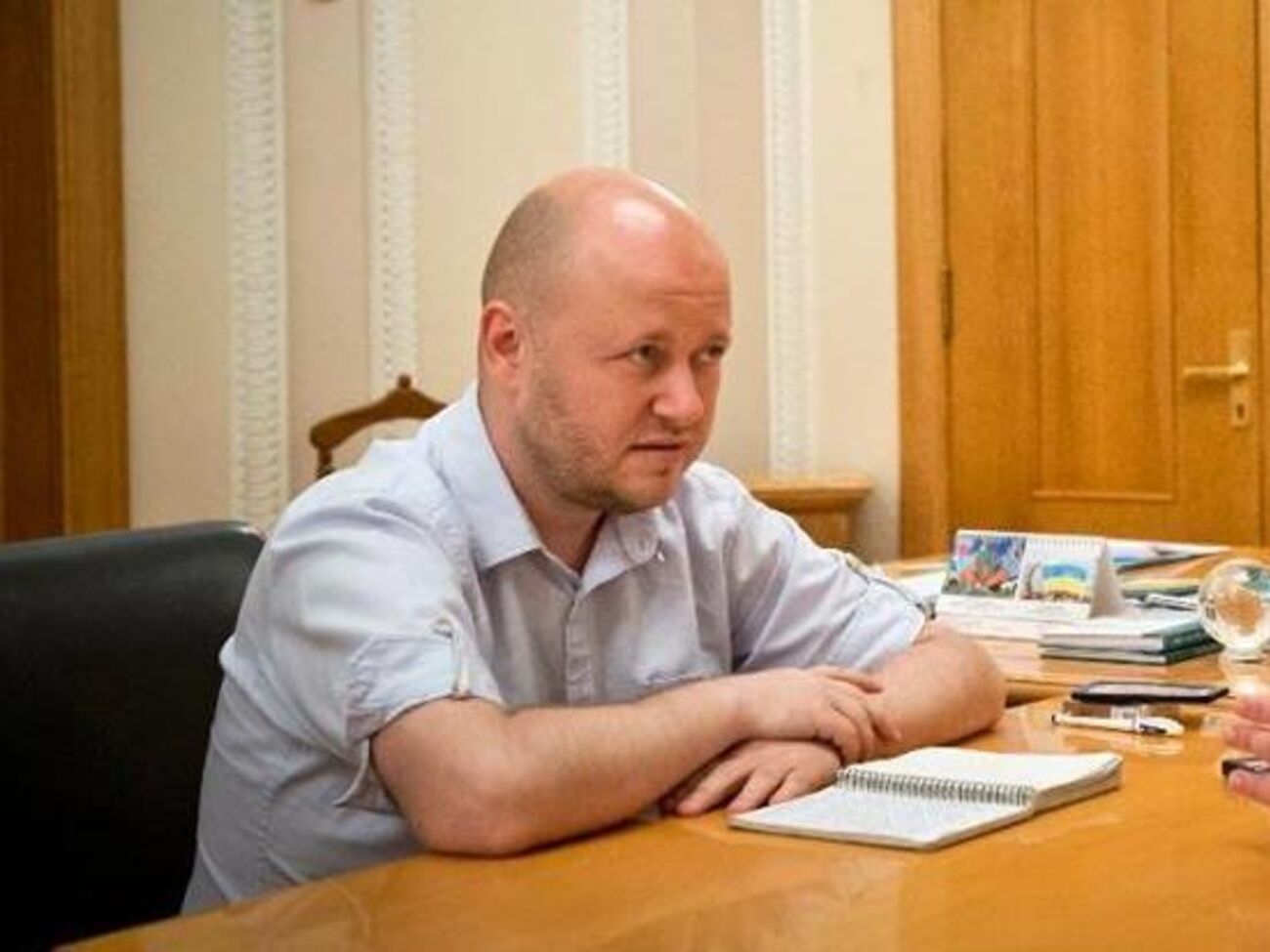 Може, улаштувати між Капліним, Кивою і Добкіним криваву лютневу соціалістичну революцію?