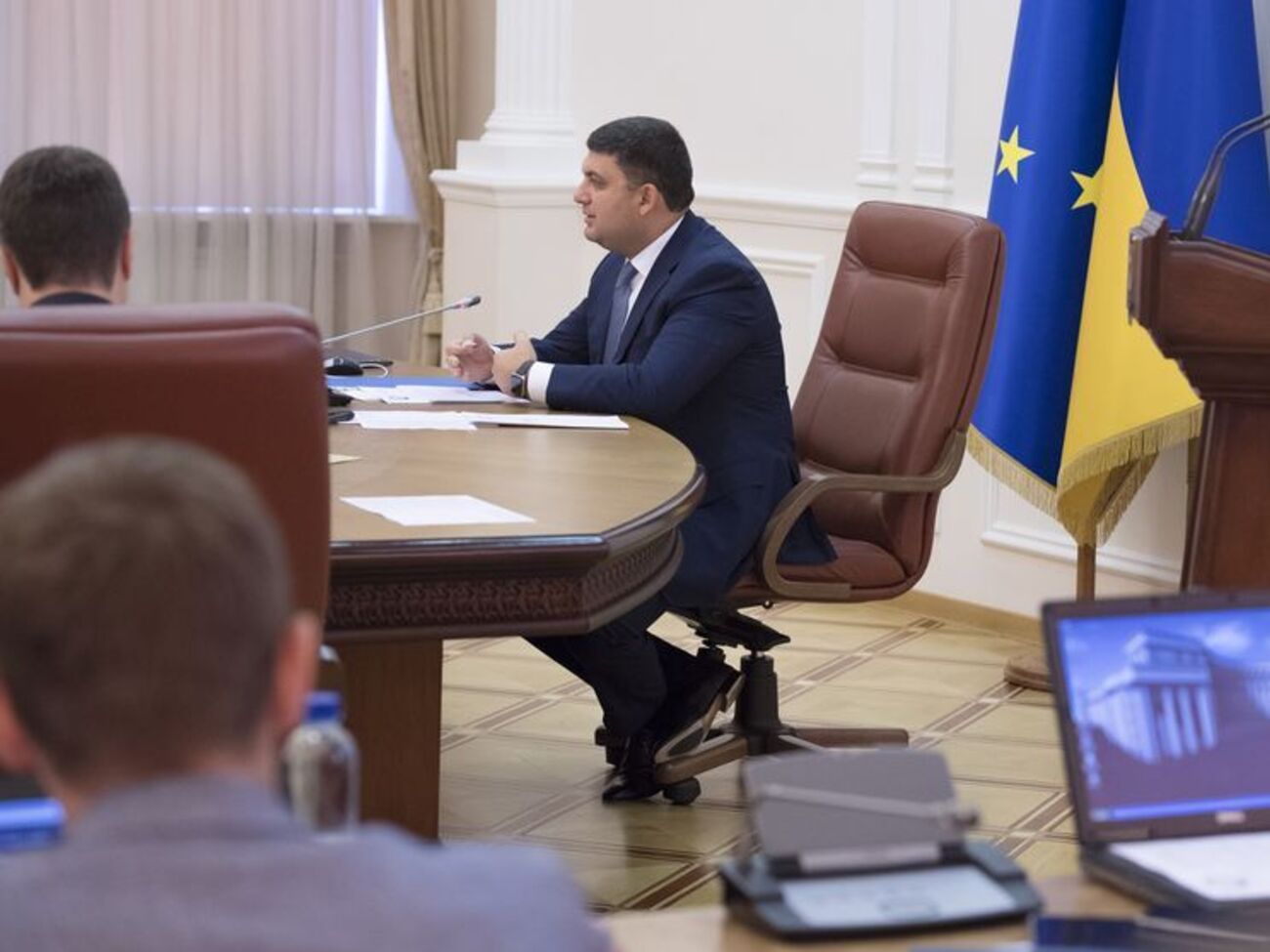 Гройсман поручил провести аудит Фонда гарантирования вкладов физлиц