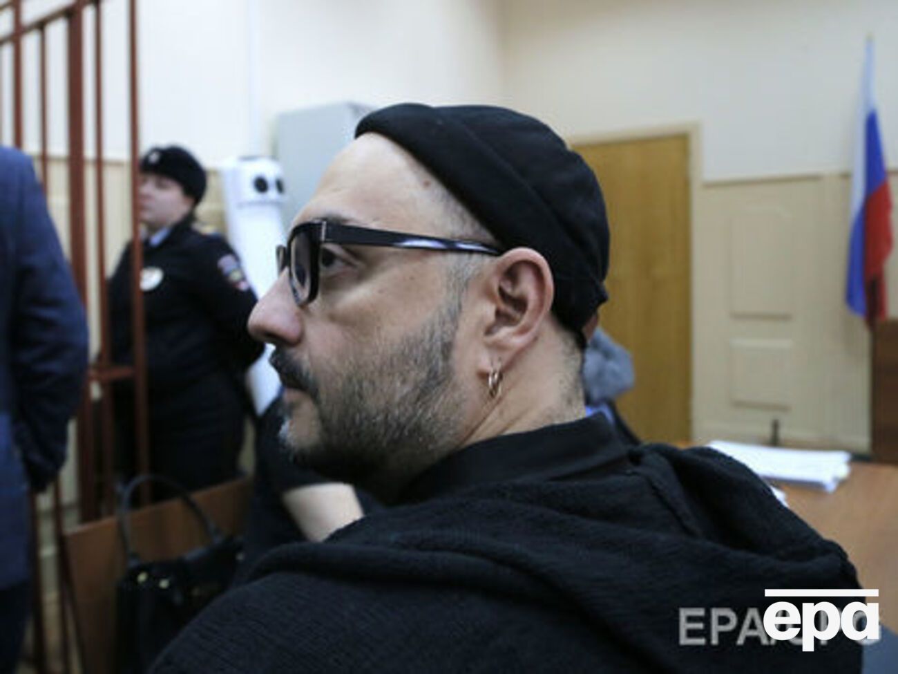 Серебренников повернувся до Москви після кремації матері