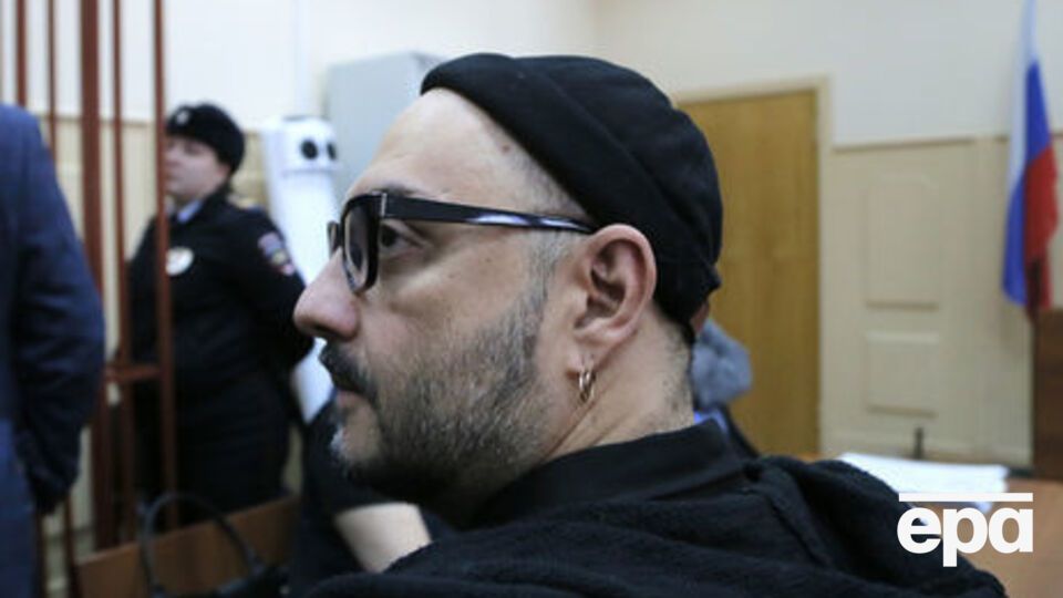 Серебренников повернувся до Москви після кремації матері