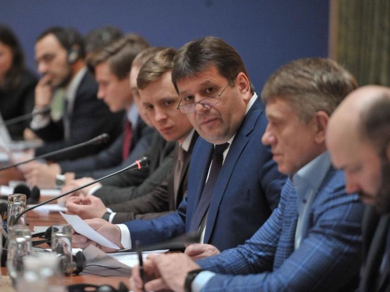 За словами Кістіона, розпочали консультації з першими сімома міжнародними компаніями
