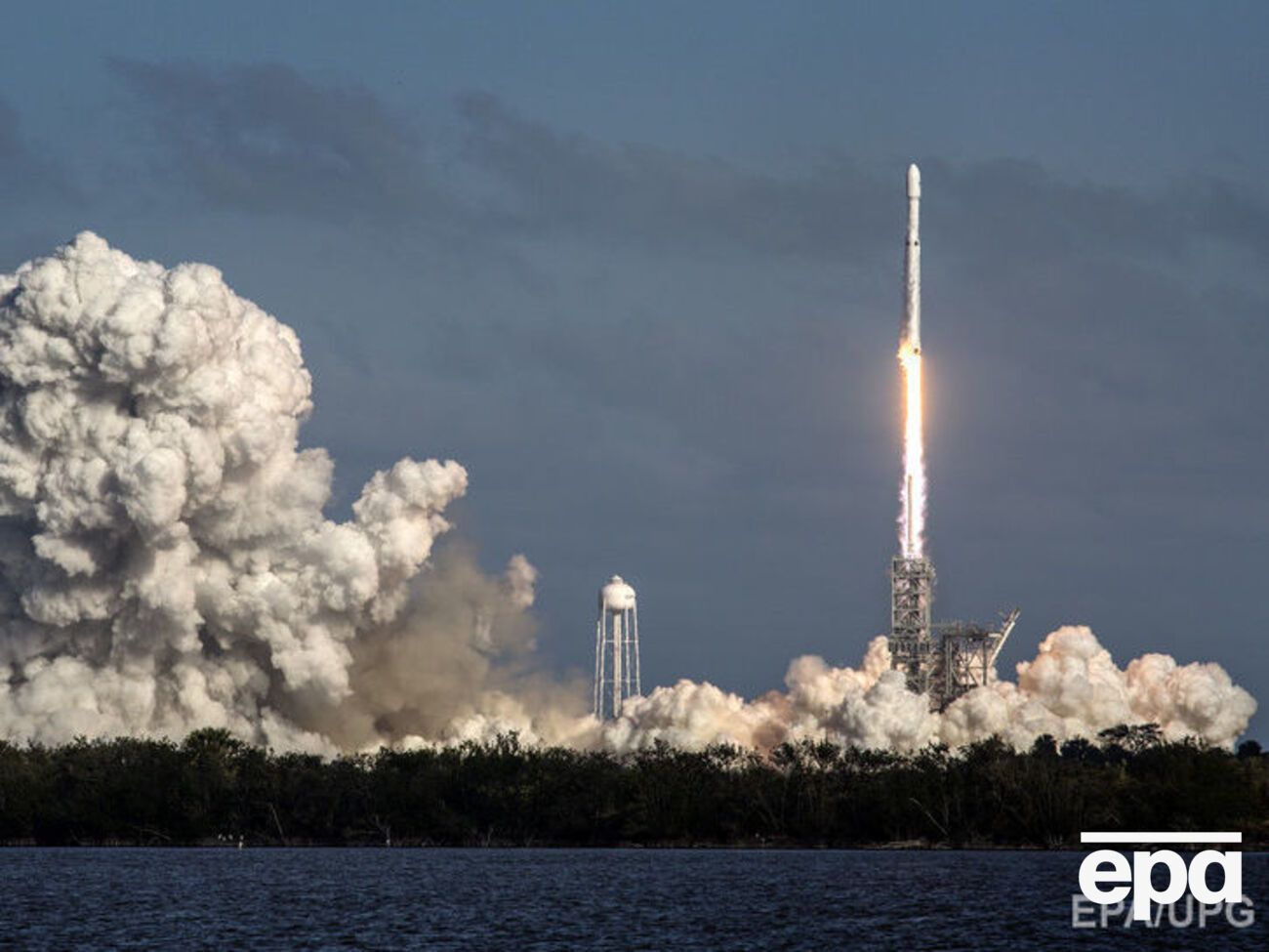 Falcon 9 повинна вивести на орбіту тестові супутники
