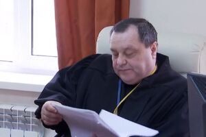 Подберезного журналисты застали в кабинете председателя суда