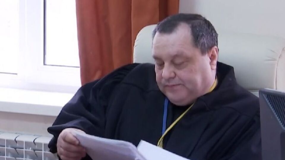 Подберезного журналисты застали в кабинете председателя суда