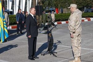 Сергей Суровикин (на фото справа) уже командовал группой войск в Сирии в 2017 году