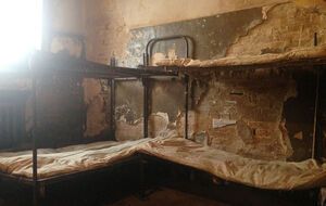 Корпус "Катька" был построен в 1859–1862 годах, сегодня там содержится около 140 обвиняемых