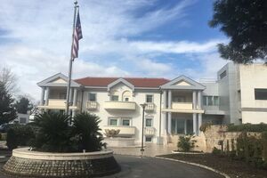 В посольстве никто не пострадал