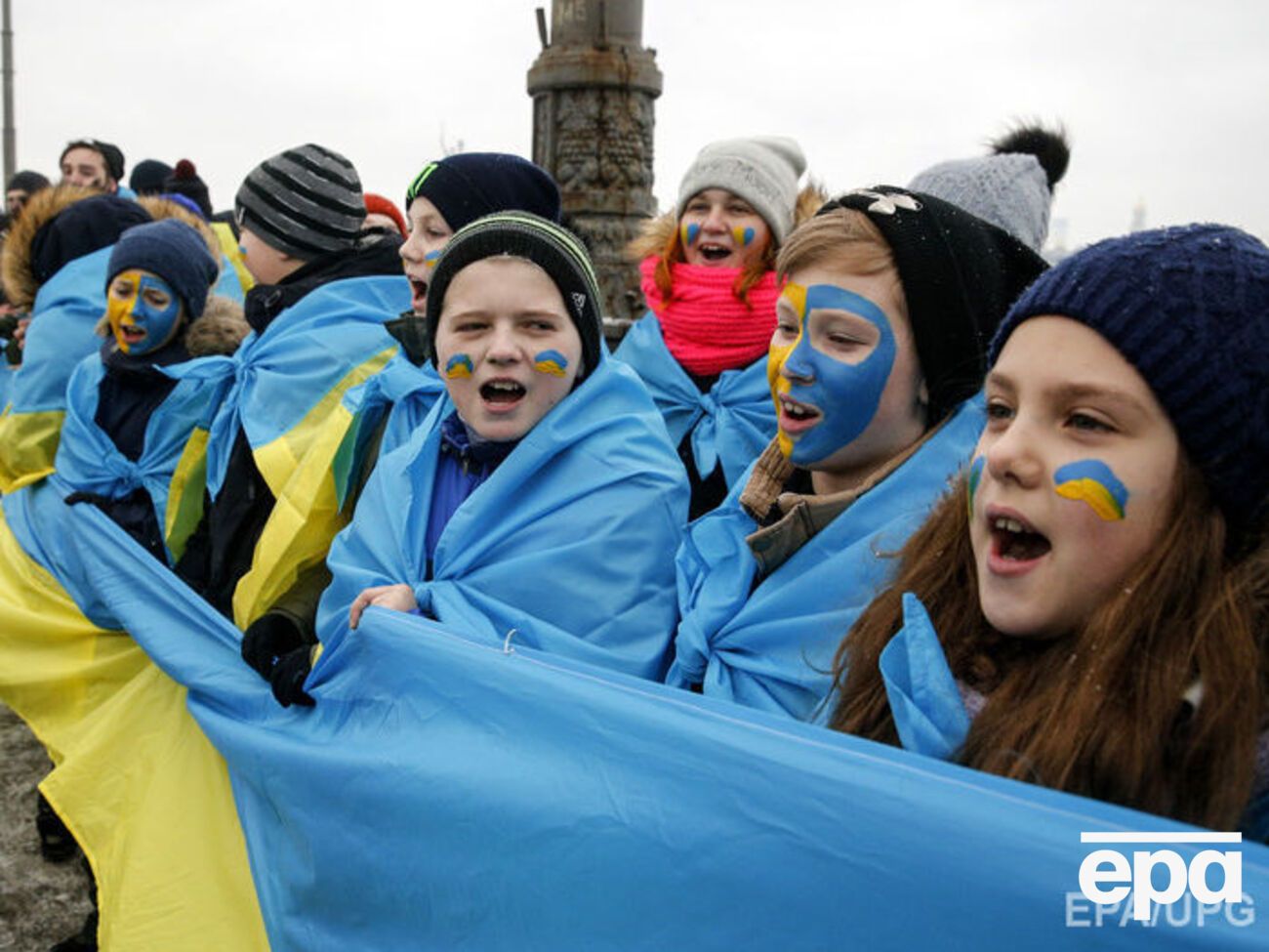 Большинство украинцев считают, что украинский язык должен быть единственным государственным