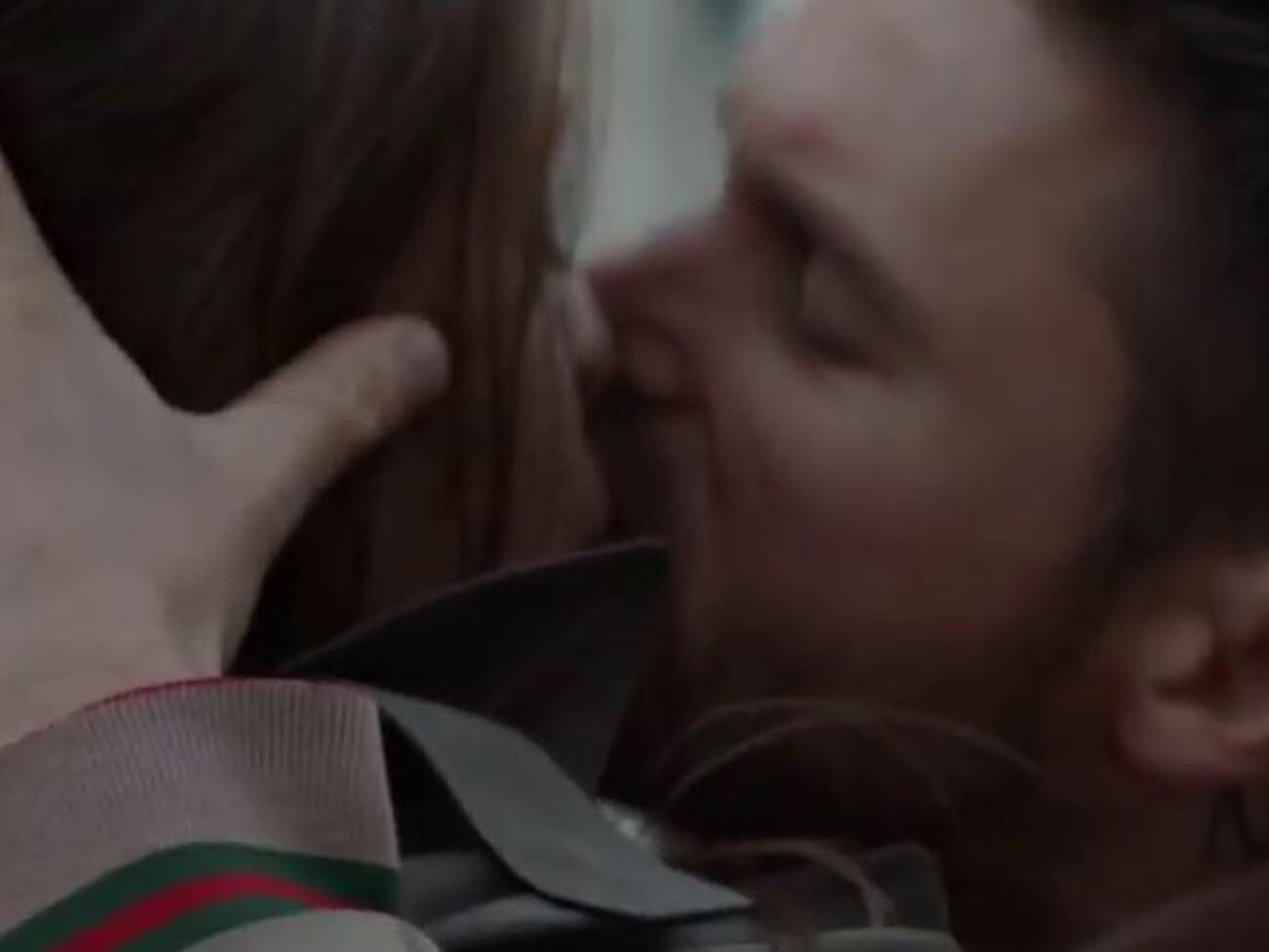 Лазарев в ролике появляется пронзенный копьем