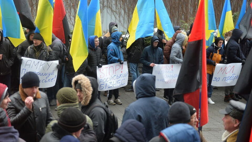 Затягування процесу грає на руку представникам держави-агресора, заявили учасники пікету