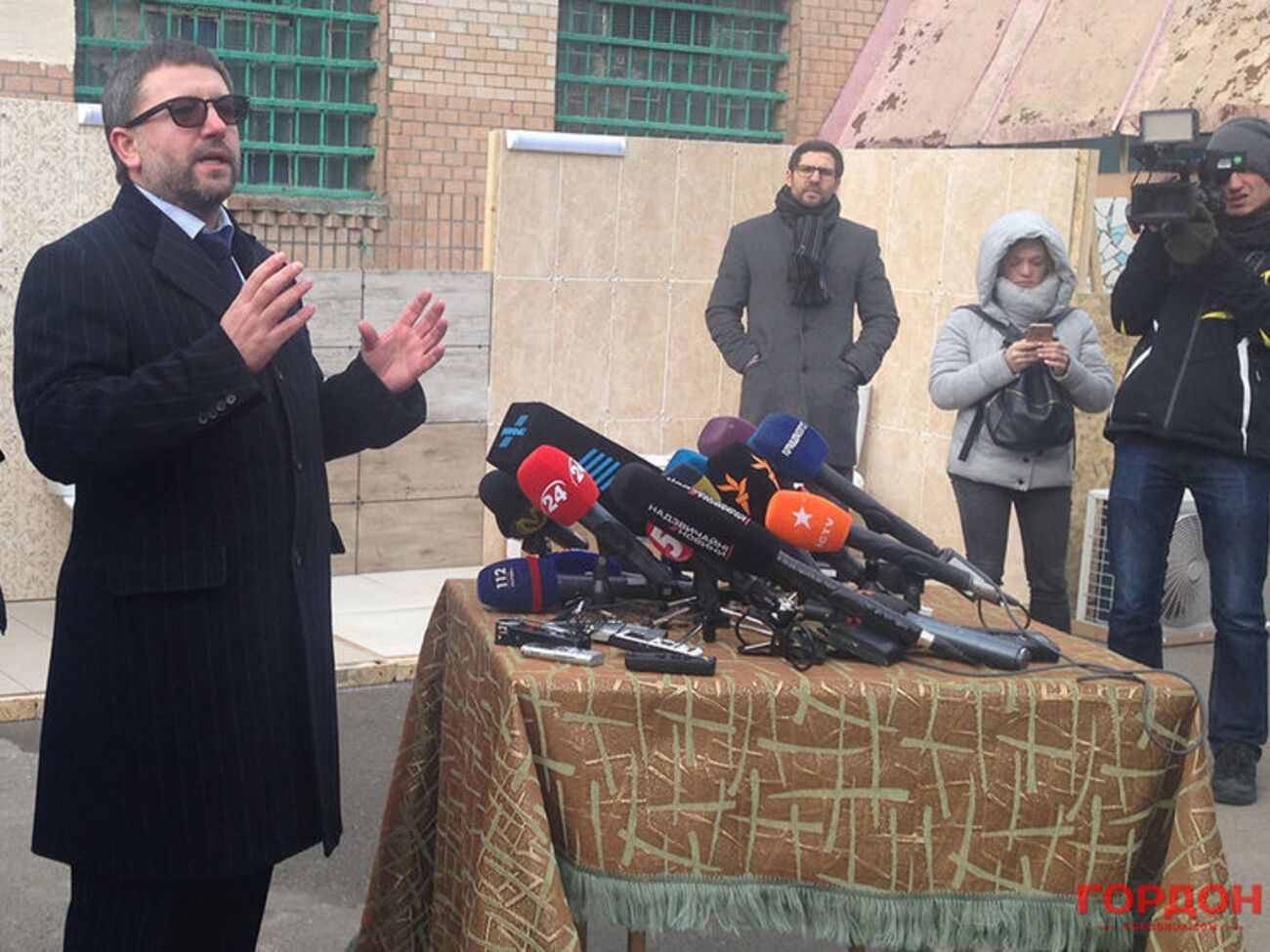 Денис Чернишов під час зустрічі із журналістами на території Лук'янівського СІЗО