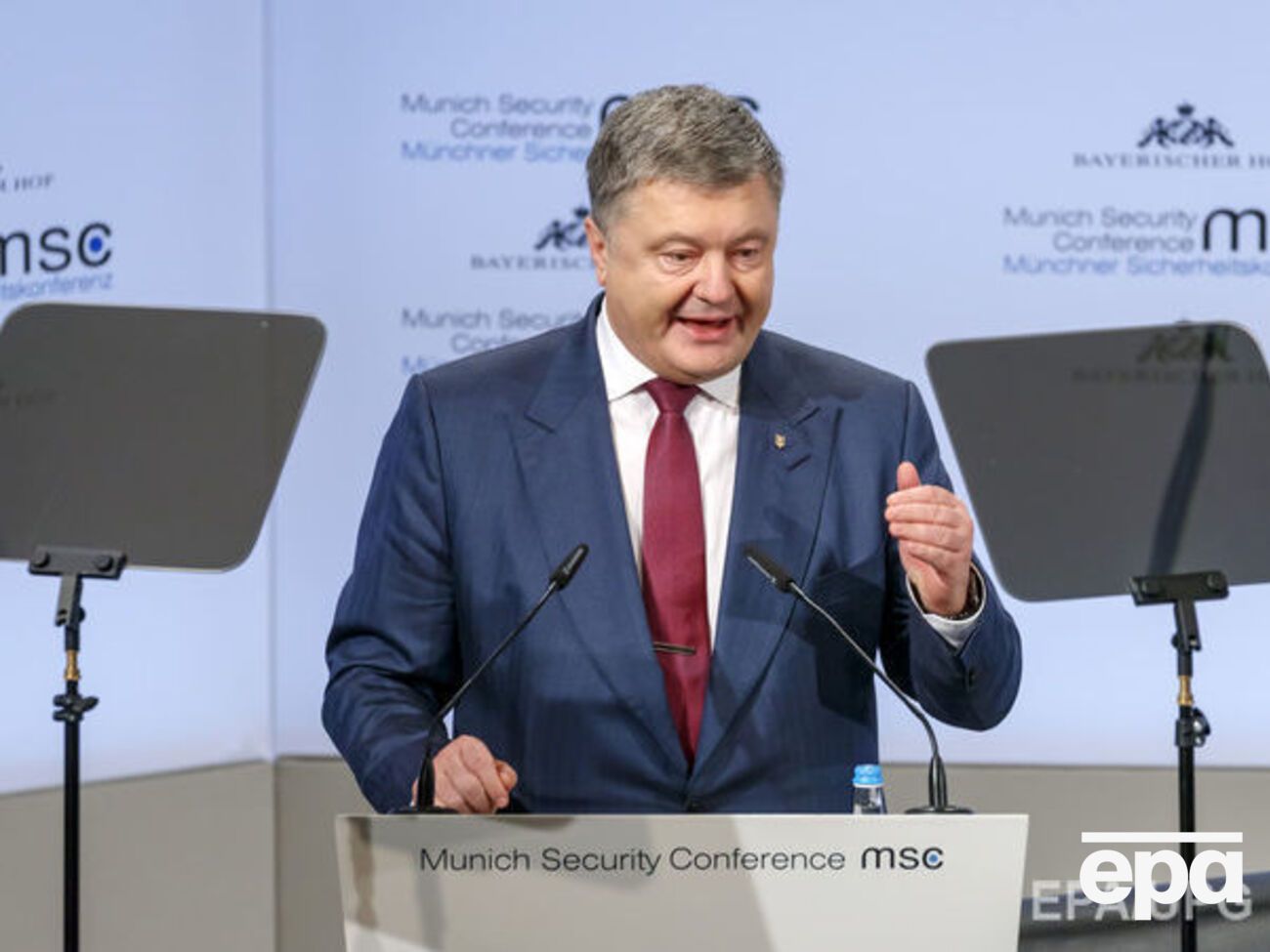 Порошенко: Важно, чтобы вы имели возможность учиться даже в сельской школе