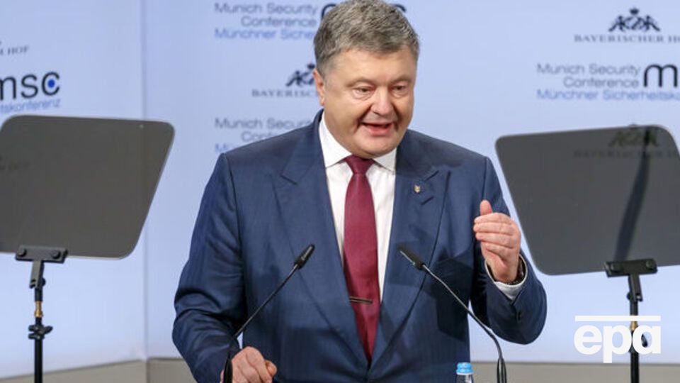 Порошенко: Важливо, щоб ви мали можливість вчитися навіть у сільській школі