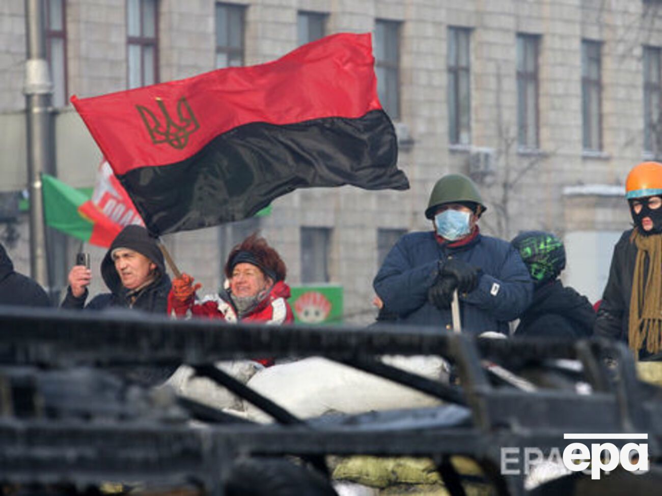 В Черновцах будут вывешивать красно-черный флаг