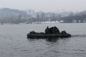 Тело девушки ищут в Днепре