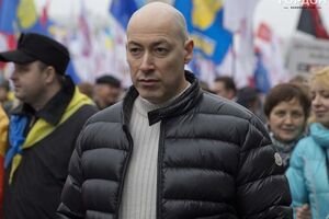 Гордон: Стоят на Майдане одни, погибают одни, а наверх выносит говно