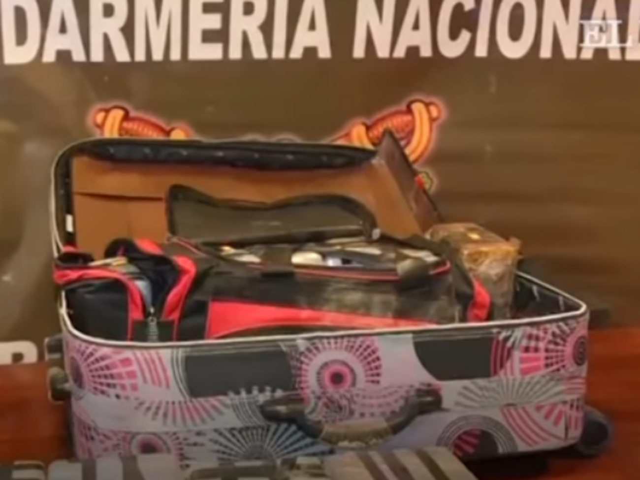 Полицейские заменили наркотик мукой и отправили в РФ