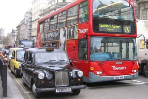 Послуга є гібридом автобуса і таксі