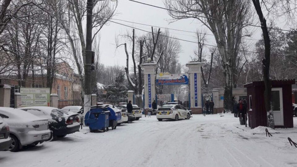 Загарбників витіснили з території санаторію, трьох затримала поліція