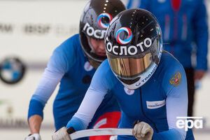 Сергеева (справа) стала второй российской спортсменкой, уличенной в применении допинга на проходящих в Пхенчхане Олимпийских играх