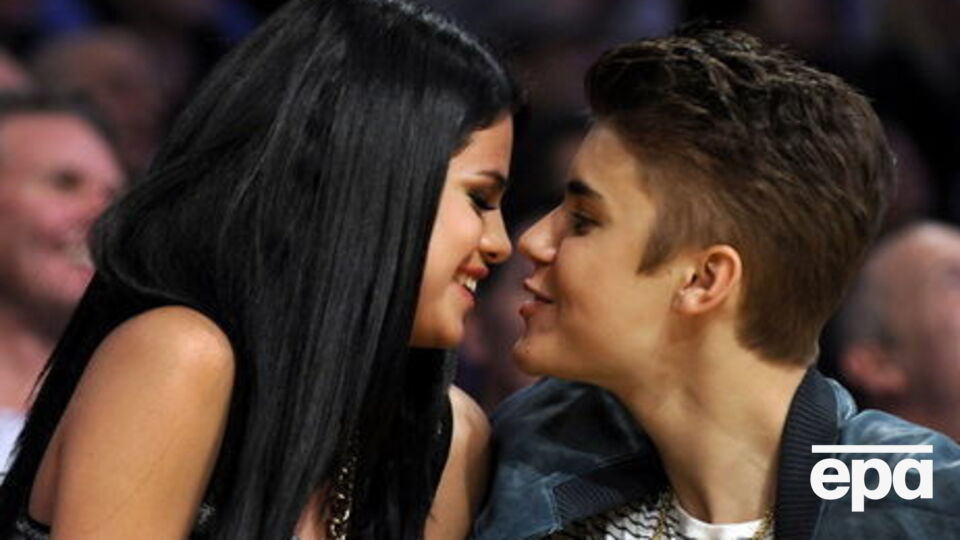 Гомес и Бибер обнимали друг друга