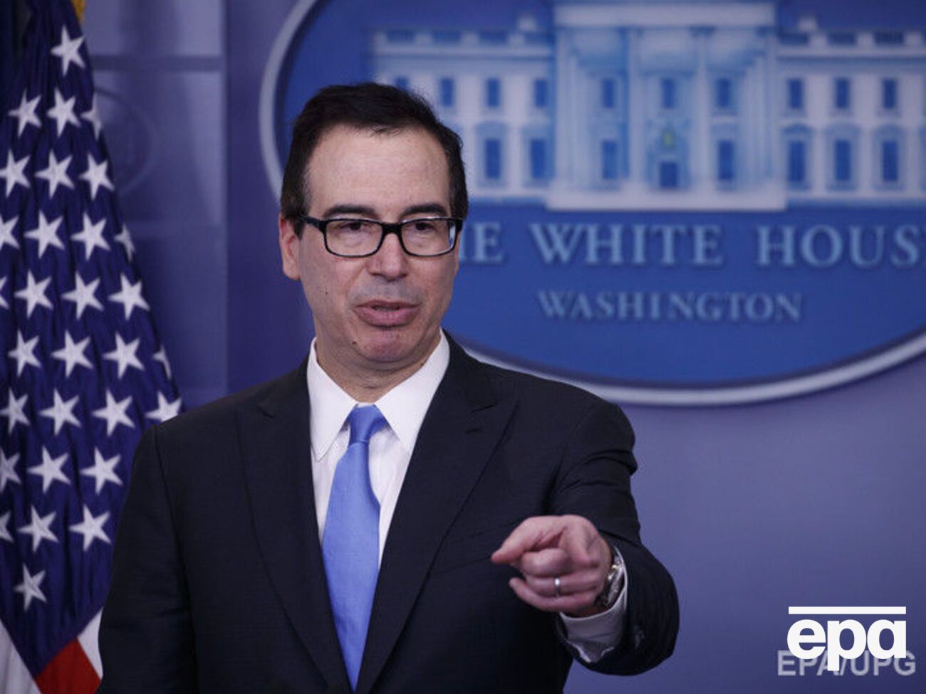 За словами Мнучина, мінфін займається новими санкціями проти Росії