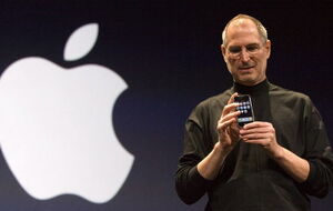 Джобс является одним из основателей корпорации Apple