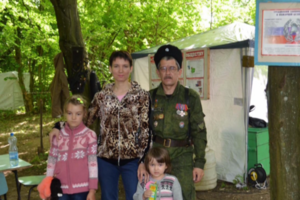 Погибший в Сирии Владимир Логинов с семьей