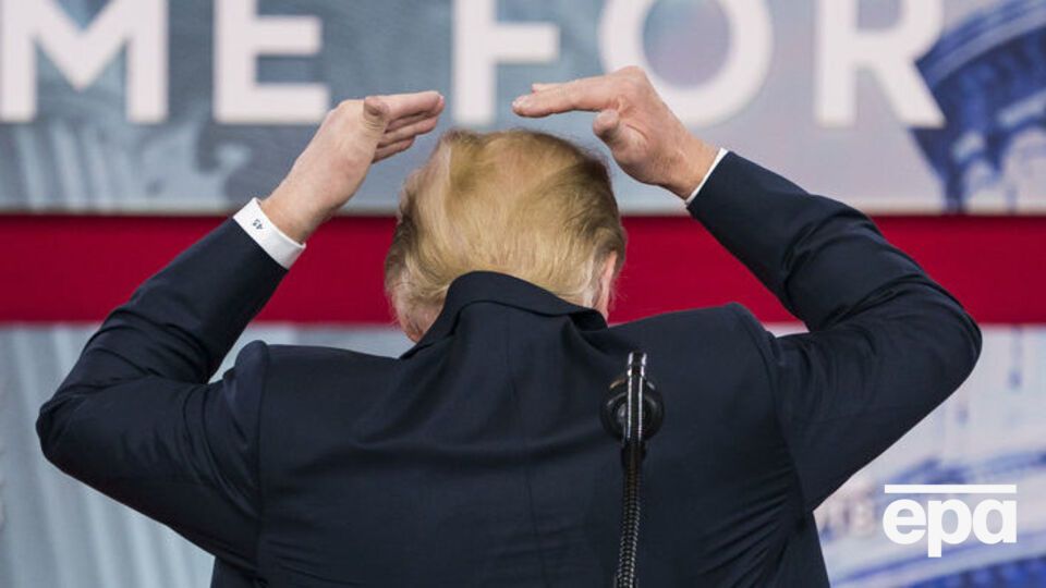 Трамп розповів про свою зачіску