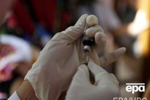 В Украине запретили партию вакцины итальянского производителя, которую упаковывали в России