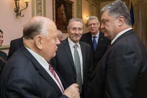 Шушкевич встретился с Порошенко в ходе Балтийско-Черноморского форума