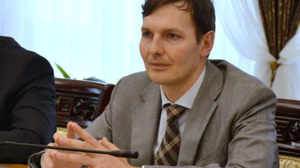 Енин: На счетах в Швейцарии, Гернси, Лихтенштейне, Антигуа и Литве арестовано около $200 млн денег Лазаренко