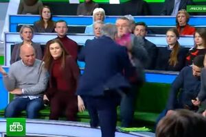 Суворов: Ко мне подскочил Норкин, я успел снять очки, ну и дальше уже пошли в рукопашную