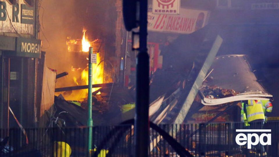 Будівля магазину обвалилася внаслідок вибуху