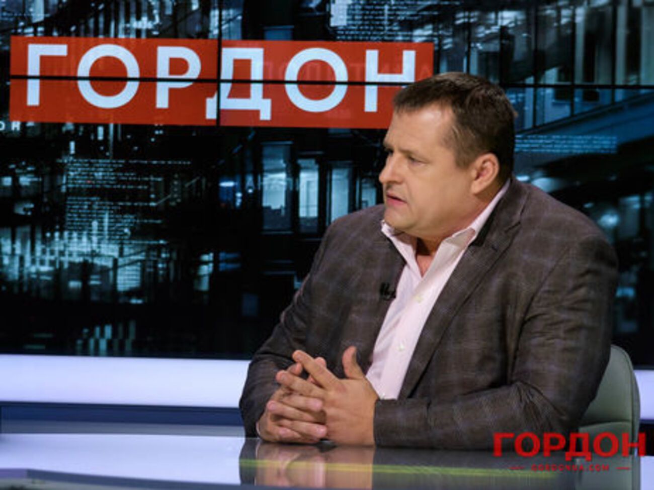 Філатов: Спочатку ти ходиш на мітинги за "русский мир". Потім біжиш у Крим, а тебе твої "русские братья" депортують назад в Україну