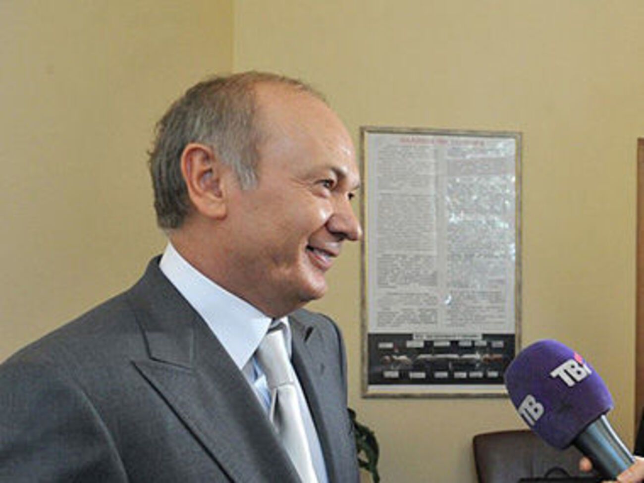 Юристи наголосили, що реагуватимуть "на кожен факт чорного піару щодо Юрія Іванющенка"