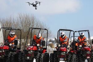 За допомогою "тракторного біатлону" організатори сподіваються привернути увагу молоді до зимових видів спорту