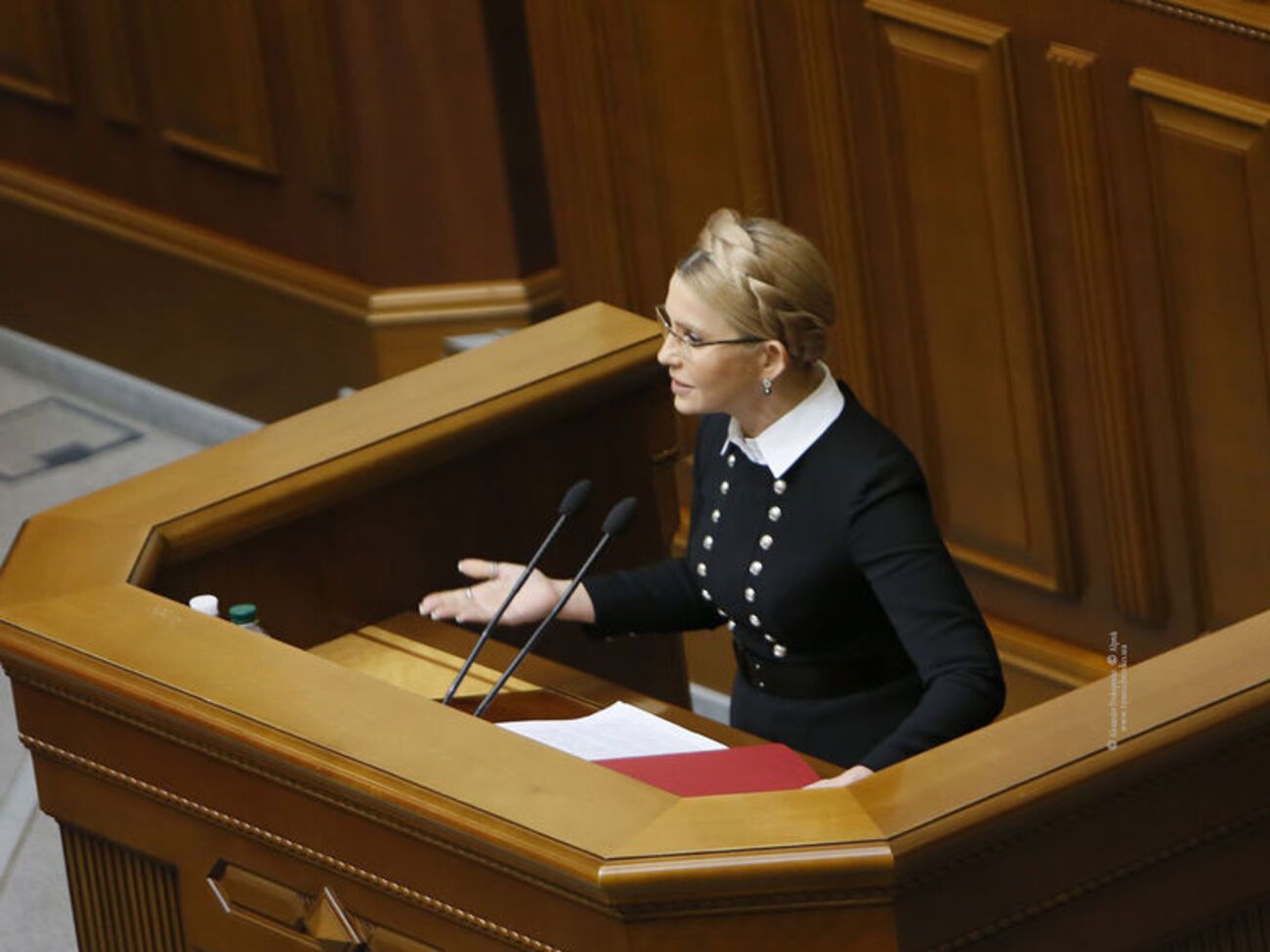 Юлия Тимошенко:&nbsp;Кто дал право за закрытыми дверями сегодня лишать Украину ценного актива, который у нас есть?