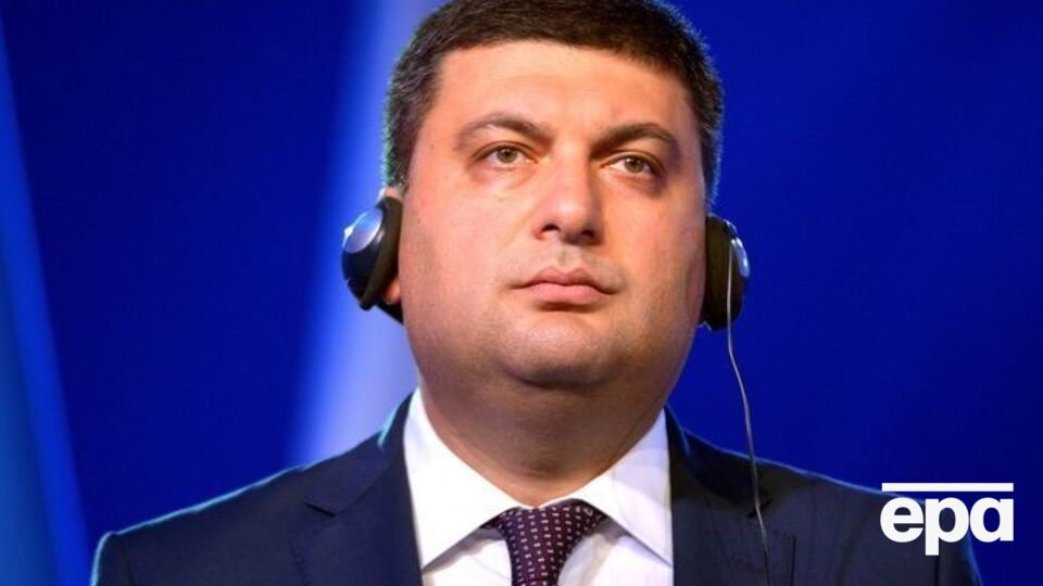 Гройсман заявив, що Кабмін не може врегулювати ситуацію з видобуванням бурштину