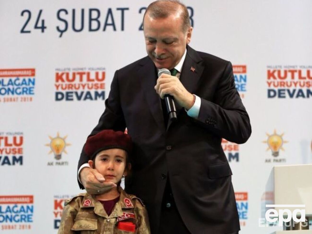 Эрдогана критикуют за его обращение с детьми