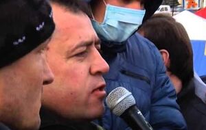 Крайтор в 2014 году объяснил свой приказ опасением, что радикалы ворвутся в управление СБУ