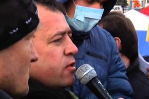 Крайтор в 2014 году объяснил свой приказ опасением, что радикалы ворвутся в управление СБУ