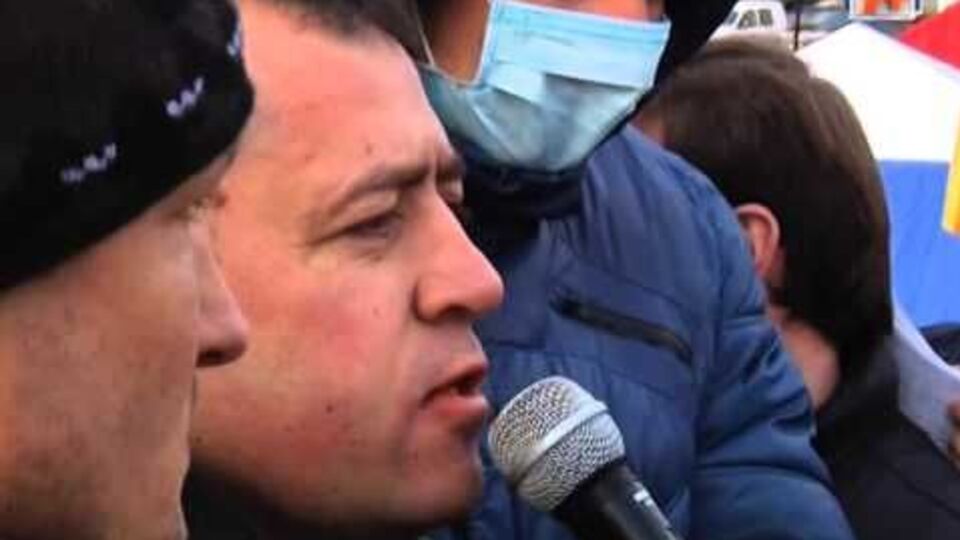 Крайтор у 2014 році пояснив свій наказ побоюванням, що радикали увірвуться в управління СБУ