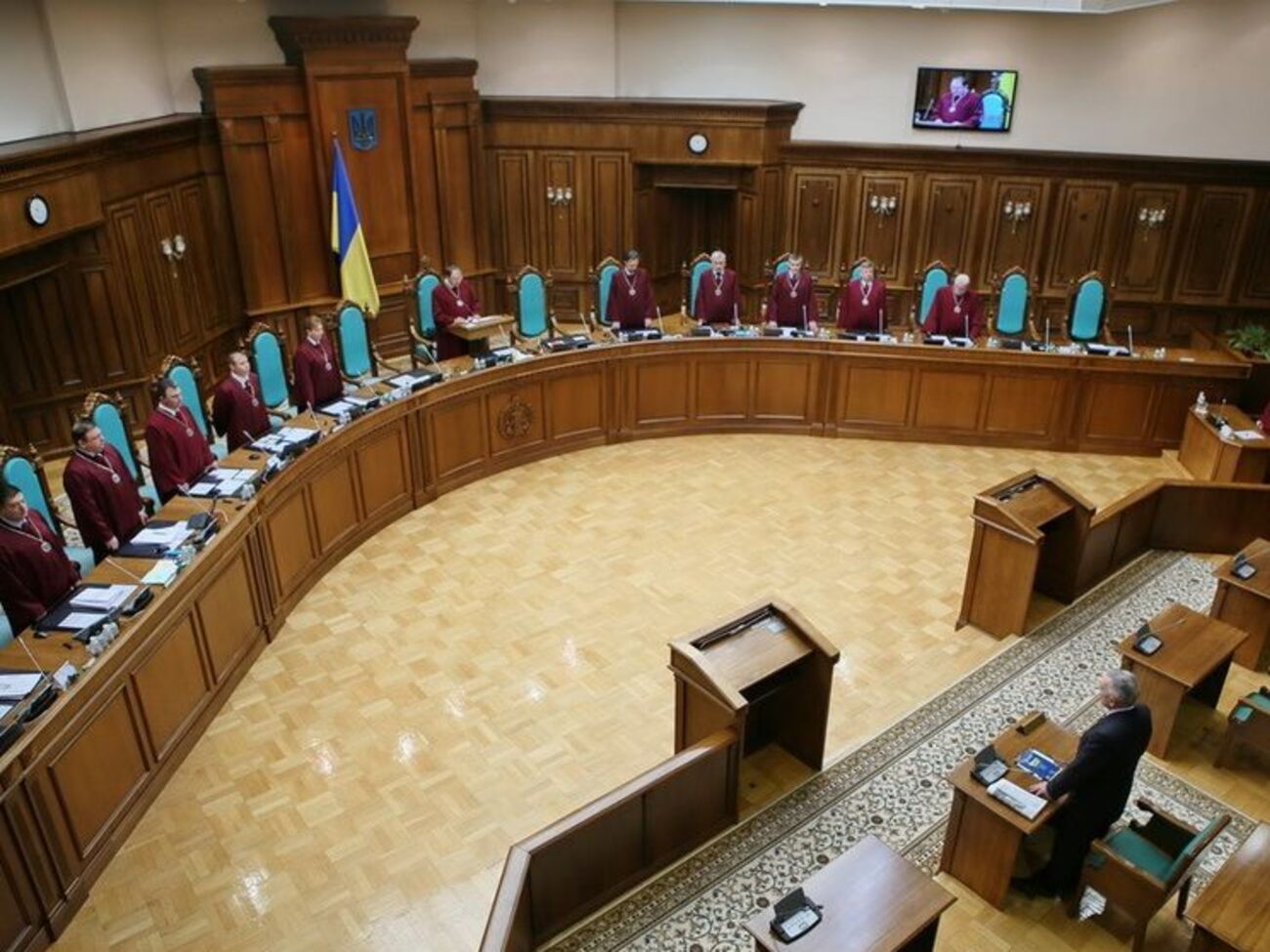 Для полного формирования КСУ необходимо назначить еще двух судей